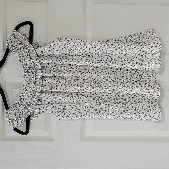 Max Studio Polyester Top. - Picture 2 of 5